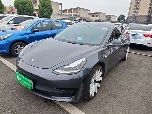 Tesla Model 3 2020
