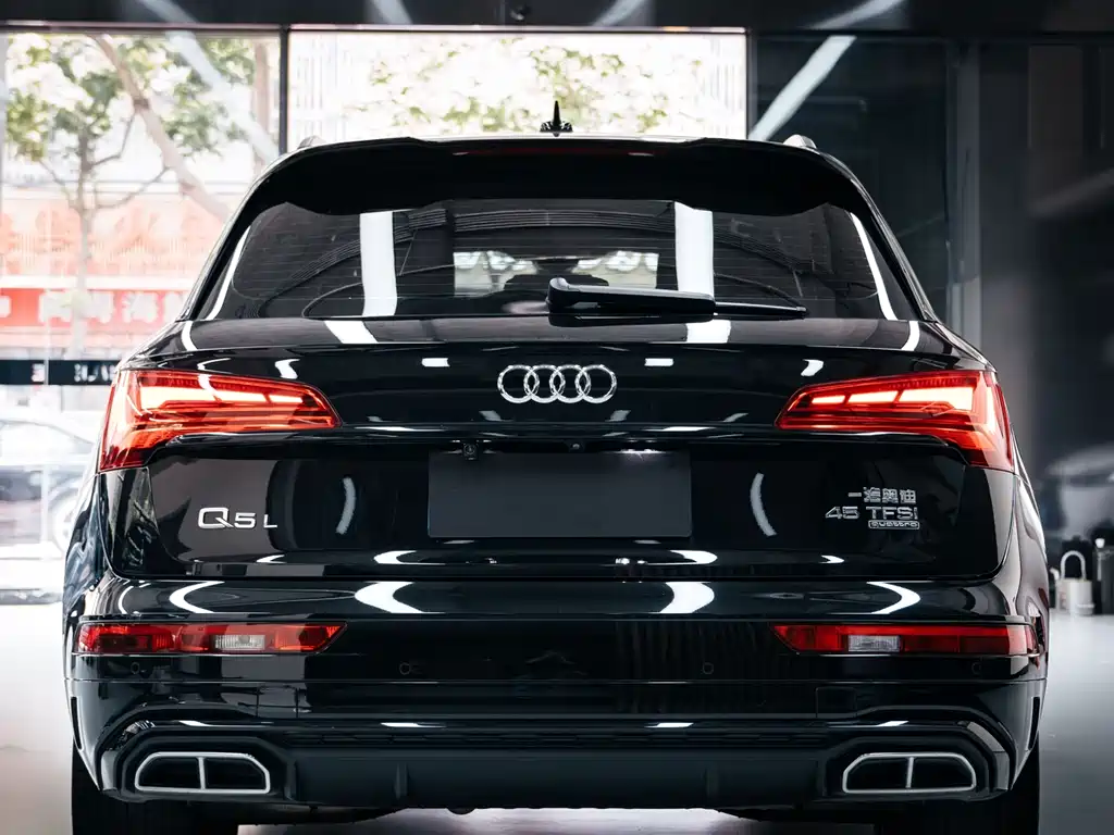 Audi Q5L 2025 — фото 4