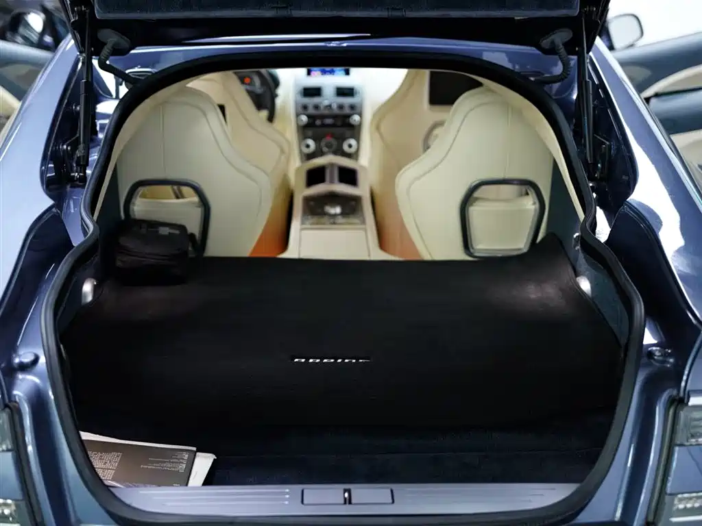 Aston Martin Rapide 2011 — фото 43