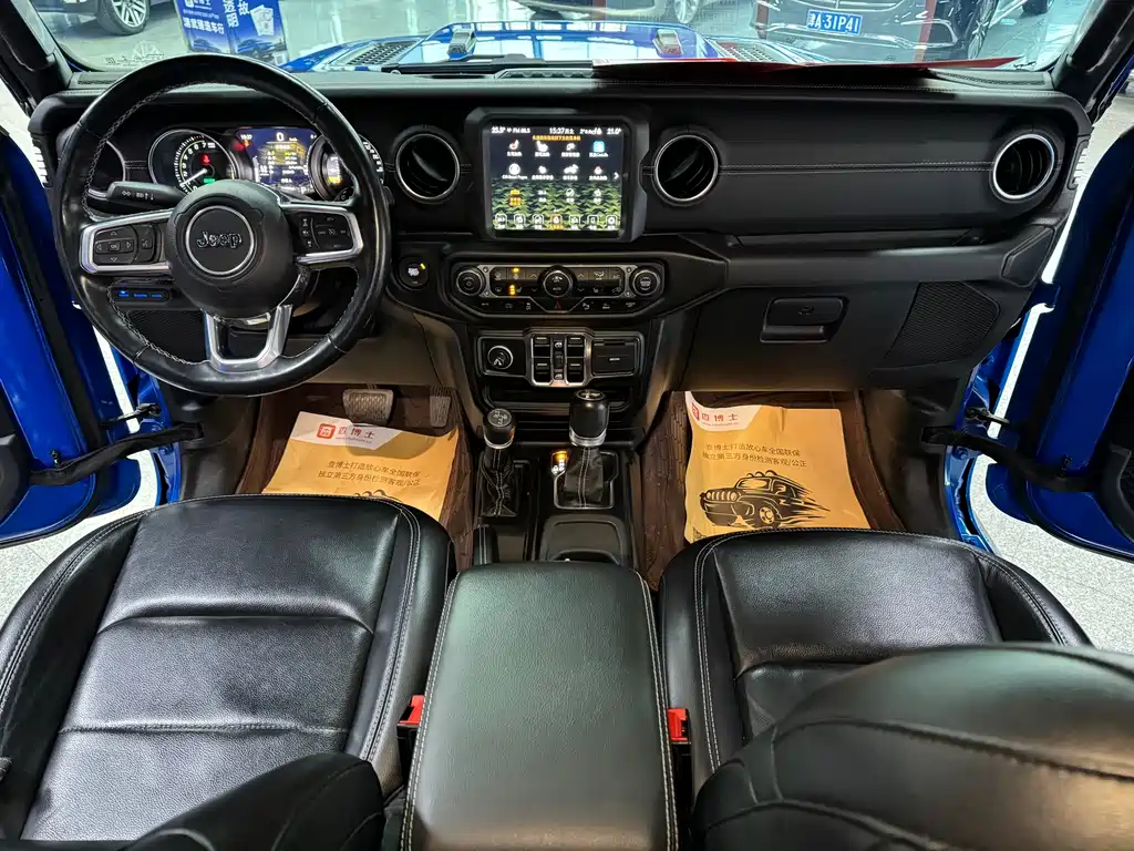 Jeep Wrangler PHEV 2022 — фото 8