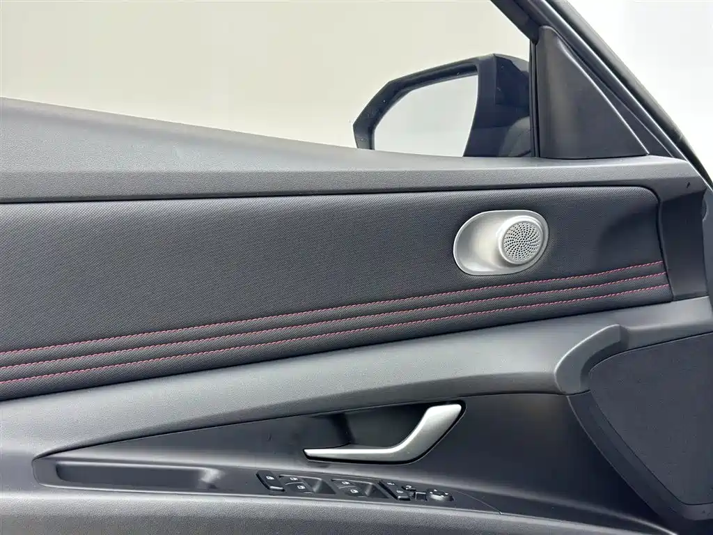 Hyundai Elantra 2022 — фото 15