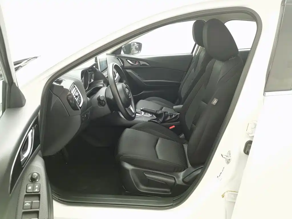 Mazda 3 Axela 2016 — фото 10