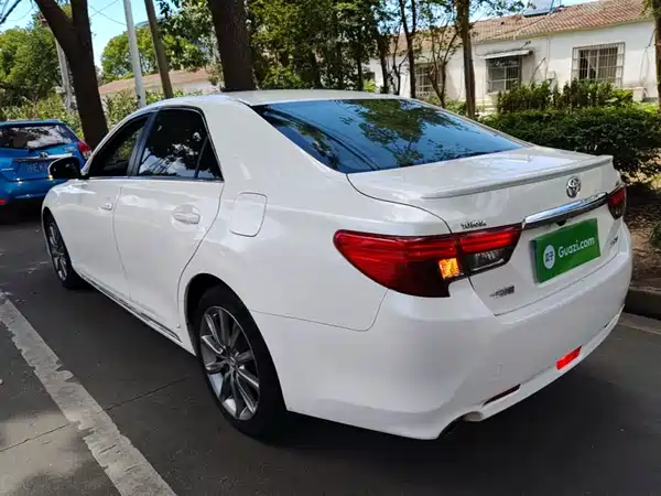 Toyota Reiz 2013