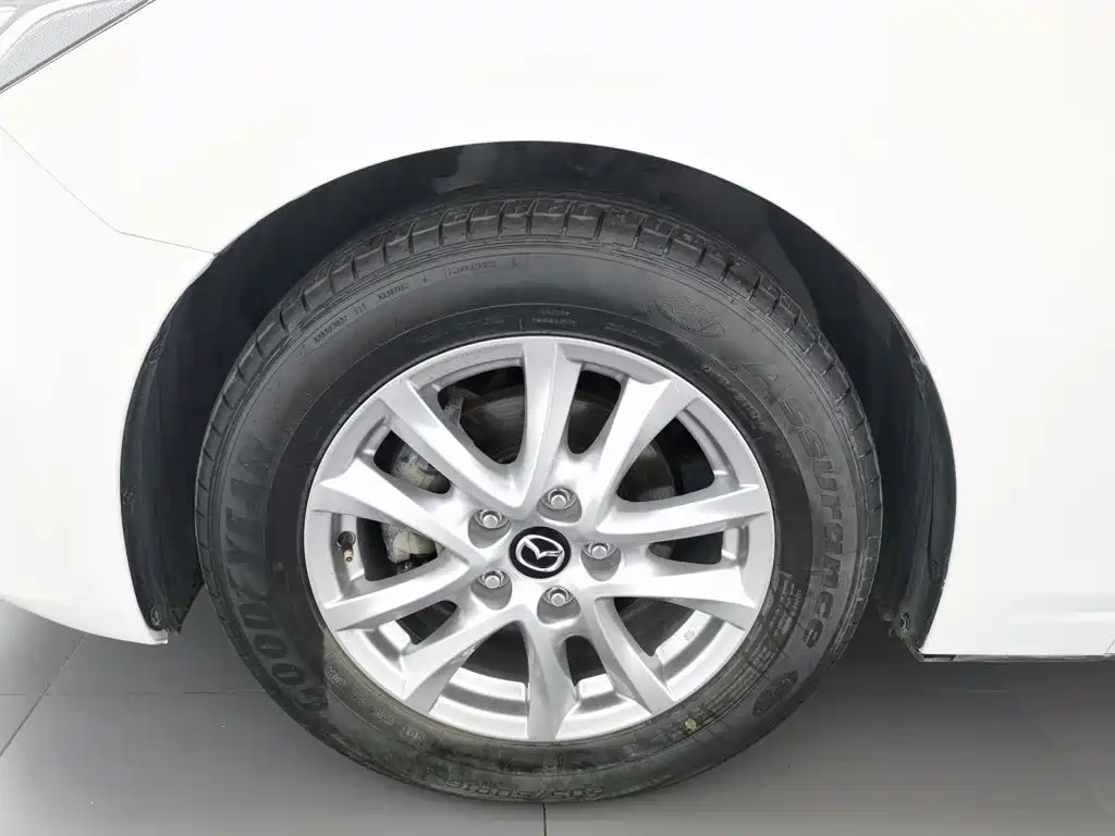 Mazda 3 Axela 2016 — фото 17
