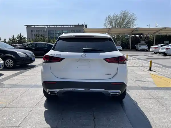 Mercedes-Benz GLA 2020