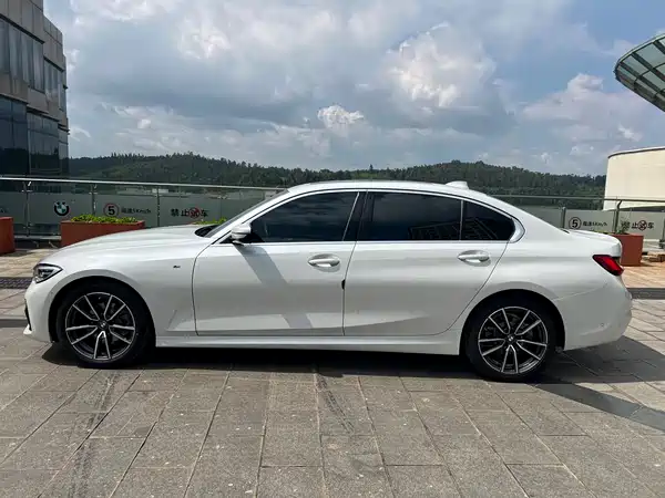 BMW 3 Series 2021