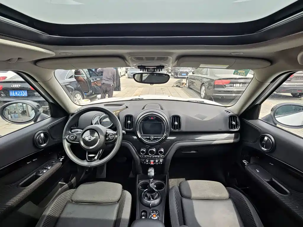 MINI Countryman 2018 — фото 15