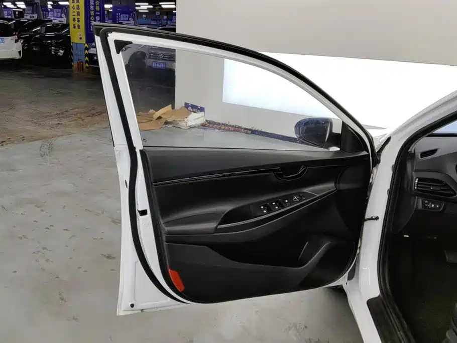 Hyundai Elantra 2021