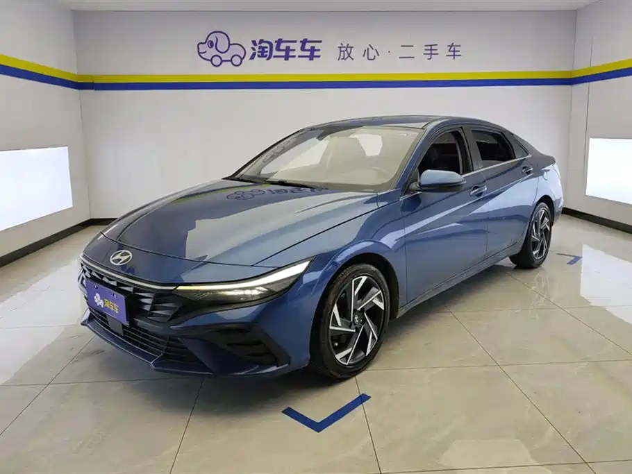 Hyundai Elantra 2023 — фото 1