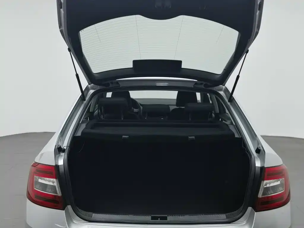 Skoda Octavia 2014 — фото 16