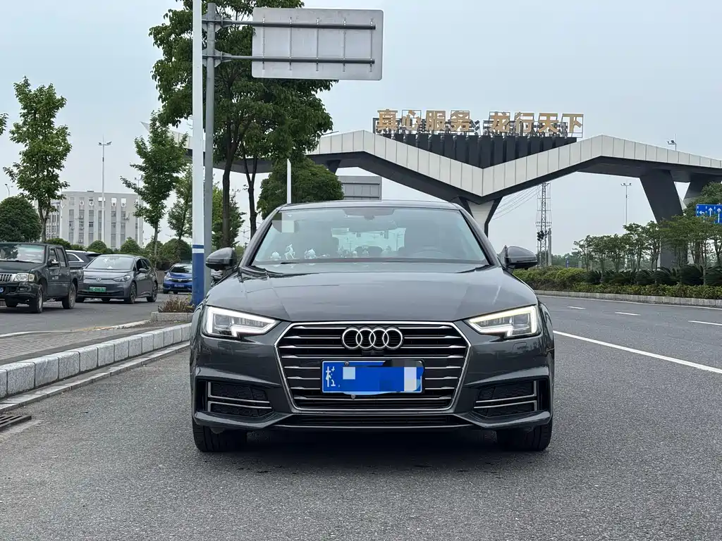 Audi A4L 2019 — фото 2