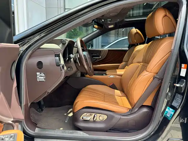 Lexus LS 2019