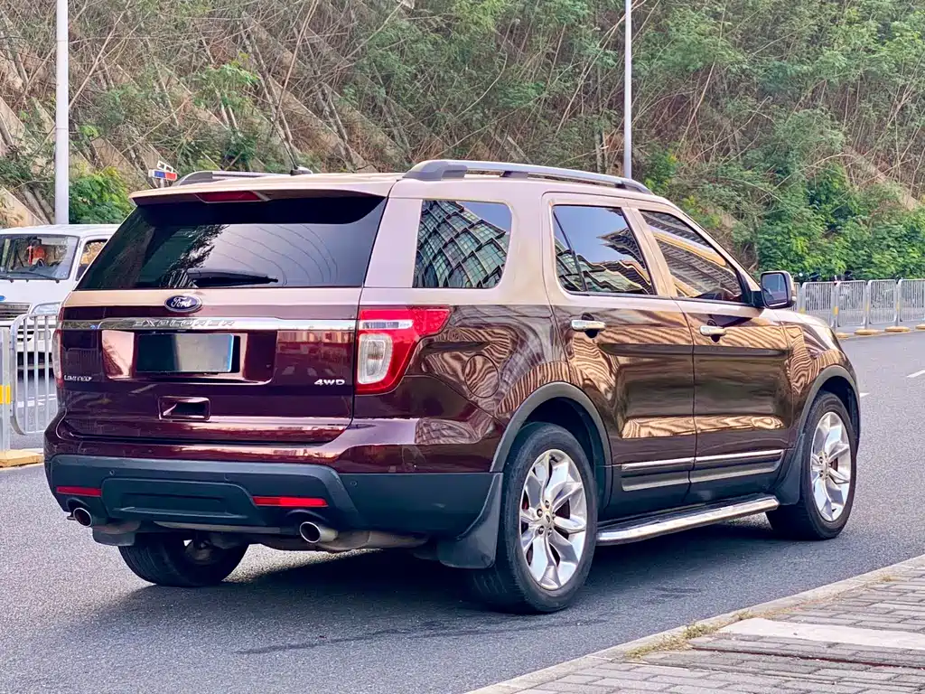 Ford Explorer 2015 — фото 5