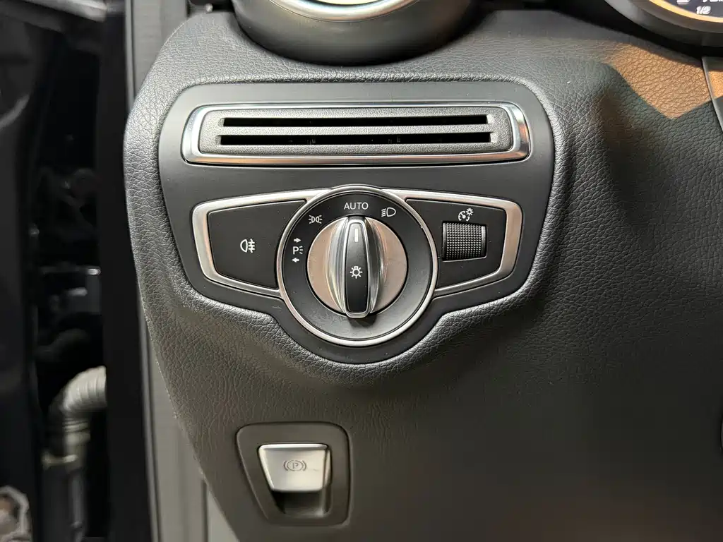 Mercedes-Benz GLC 2020 — фото 18