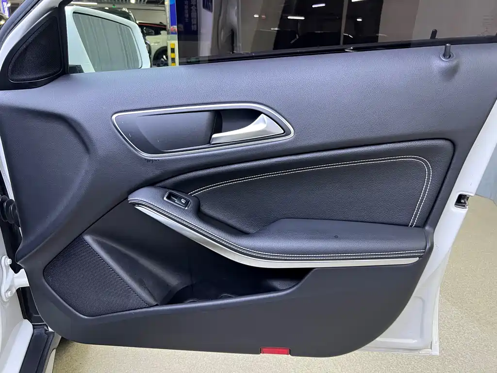 Mercedes-Benz GLA 2017 — фото 13