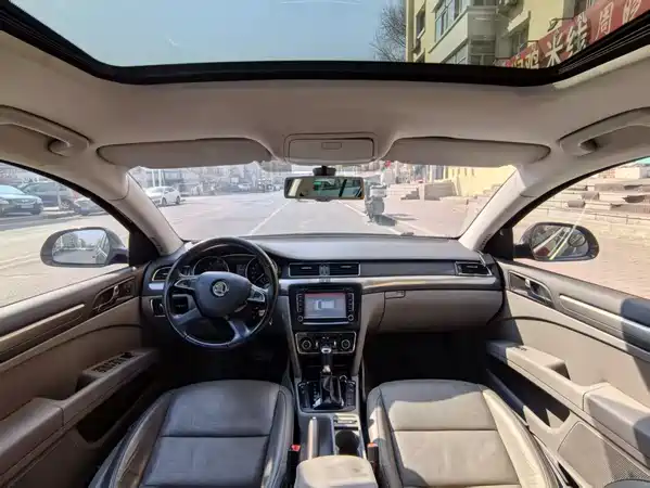 Skoda Superb 2013