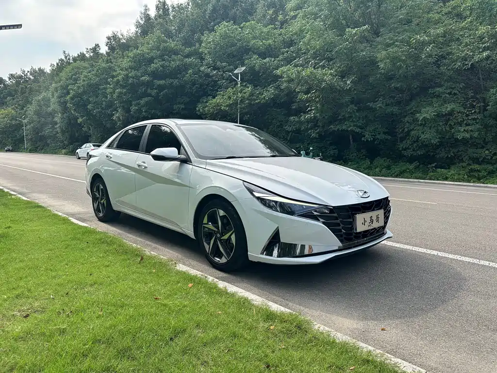 Hyundai Elantra 2023