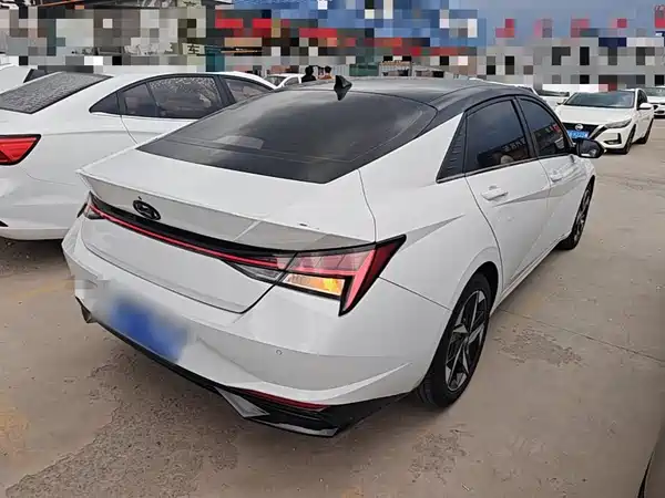 Hyundai Elantra 2021
