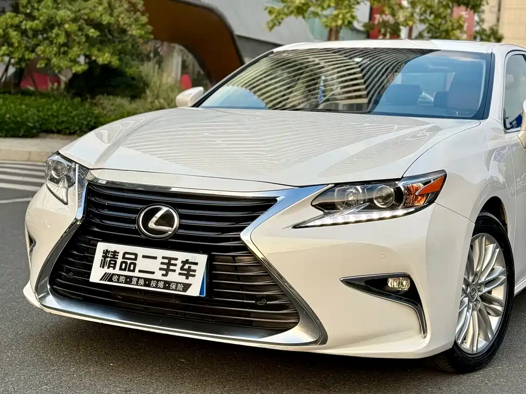 Lexus ES 2016 — фото 3