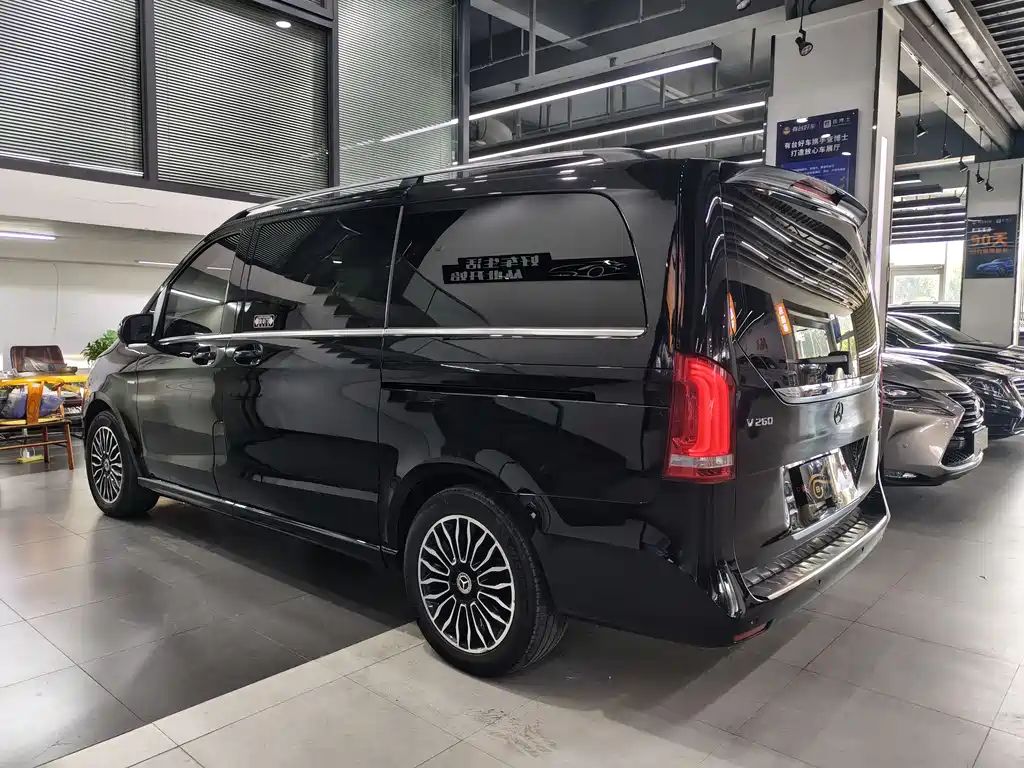Mercedes-Benz V-Class 2019 — фото 6