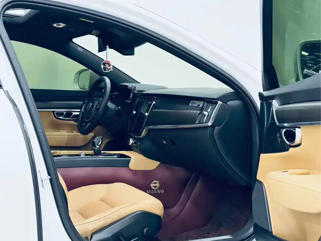 Volvo V90 2018 — фото 11