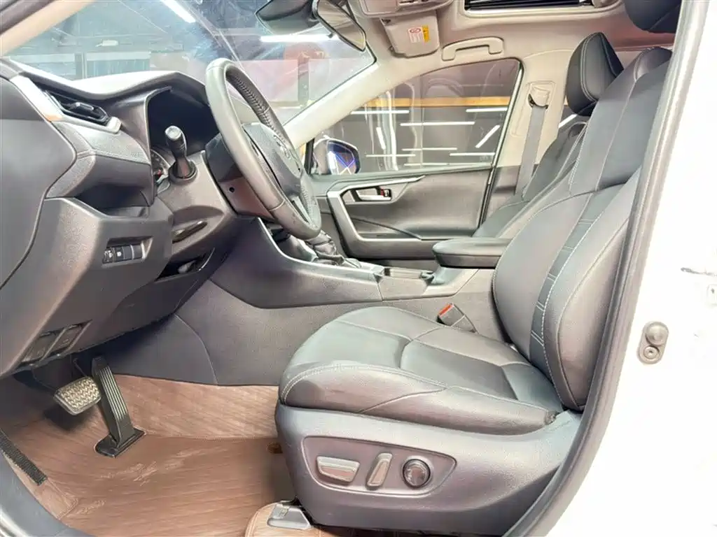 Toyota Wildlander 2021 — фото 13