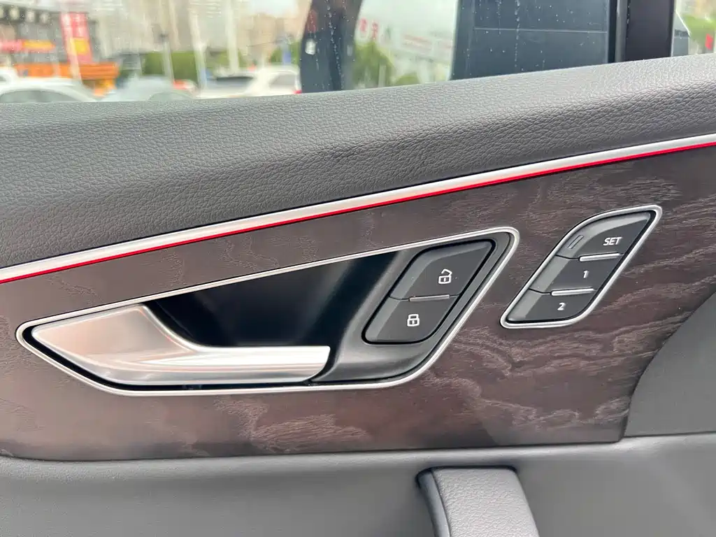 Audi Q7 2020 — фото 20