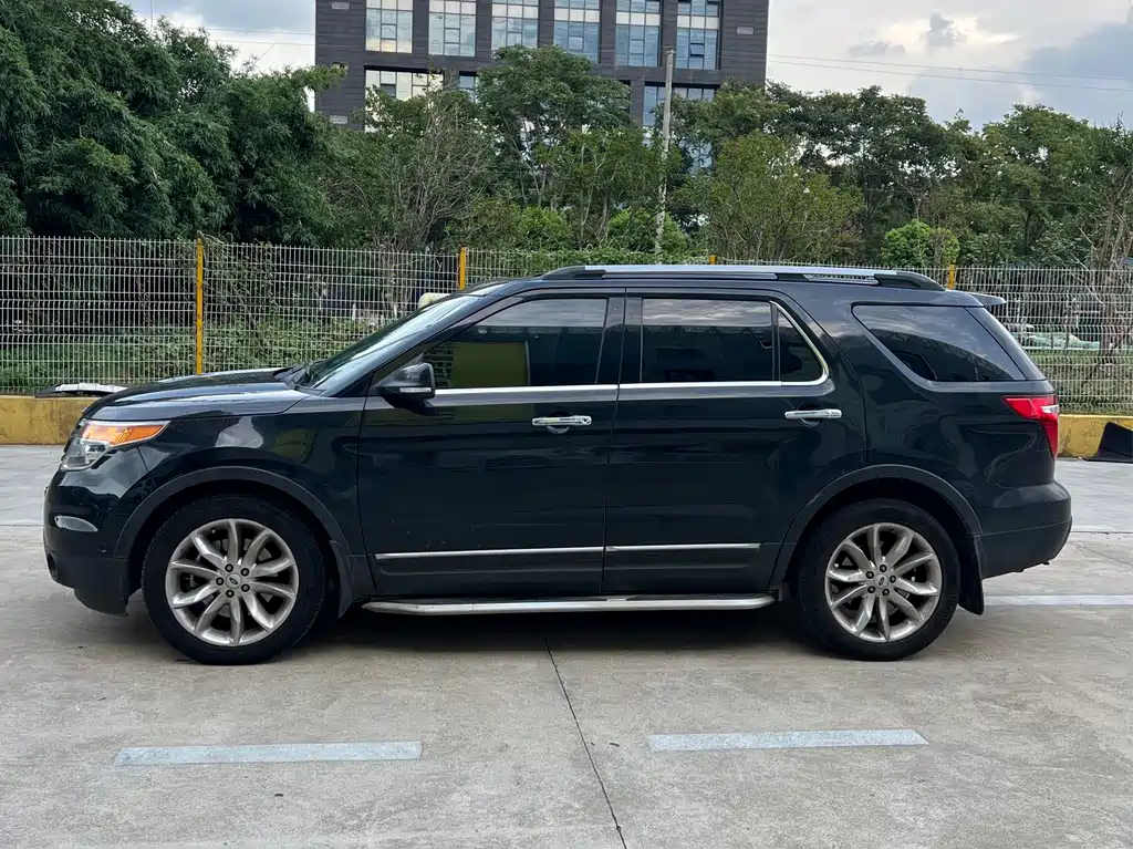 Ford Explorer 2015 — фото 4