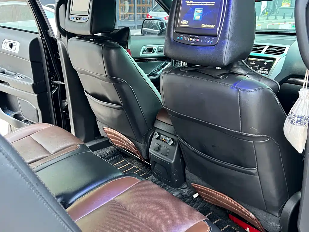 Ford Explorer 2015 — фото 13