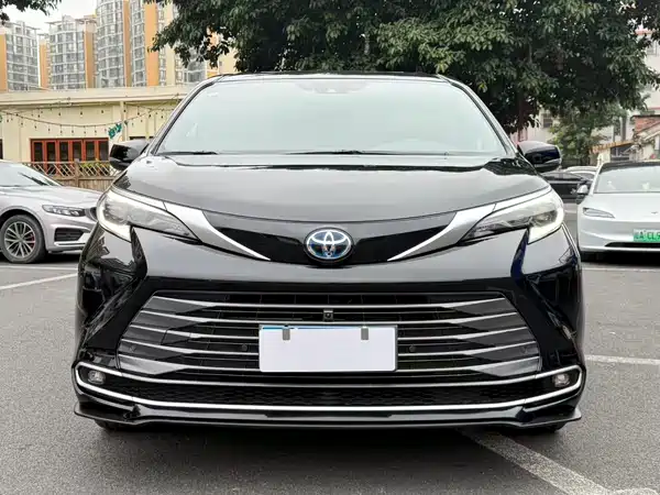 Toyota Sienna 2024