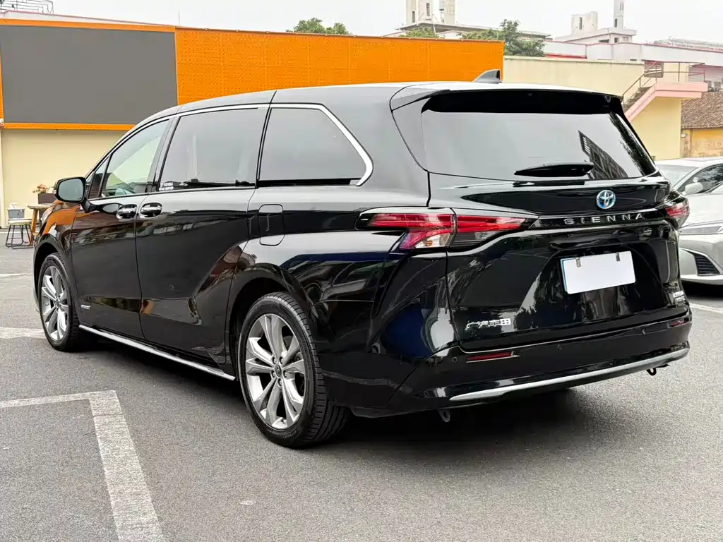 Toyota Sienna 2024 — фото 11