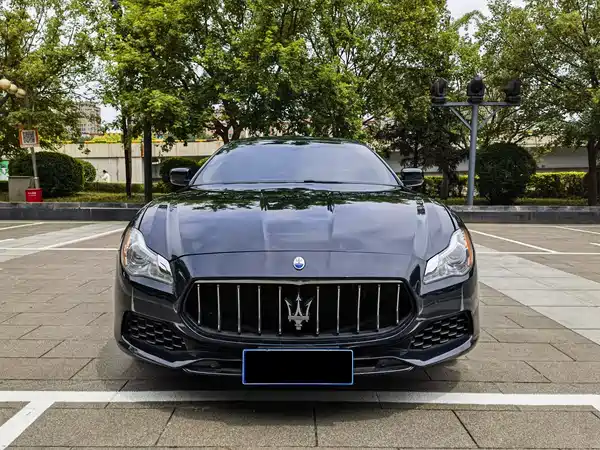 Maserati Quattroporte 2013