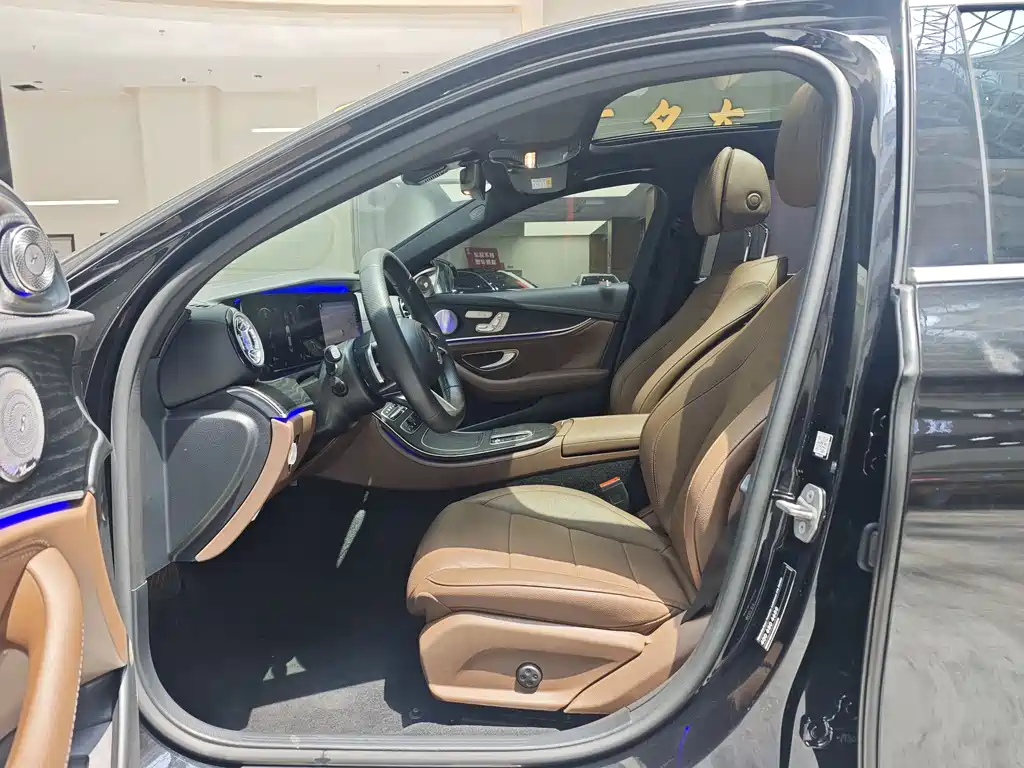 Mercedes-Benz E-Class 2023 — фото 16