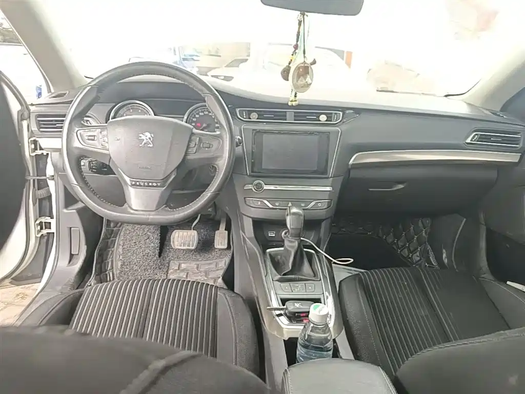 Peugeot 408 2015 — фото 10