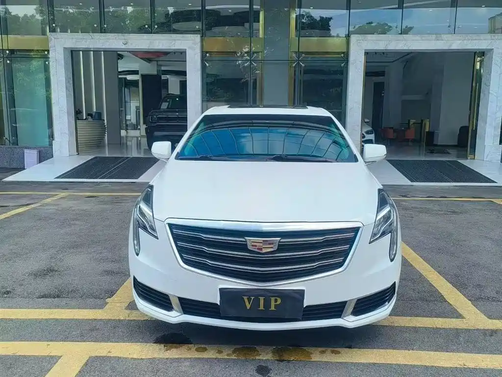 Cadillac XTS 2019 — фото 1