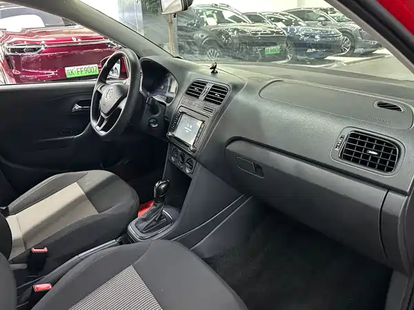 Volkswagen Polo 2016
