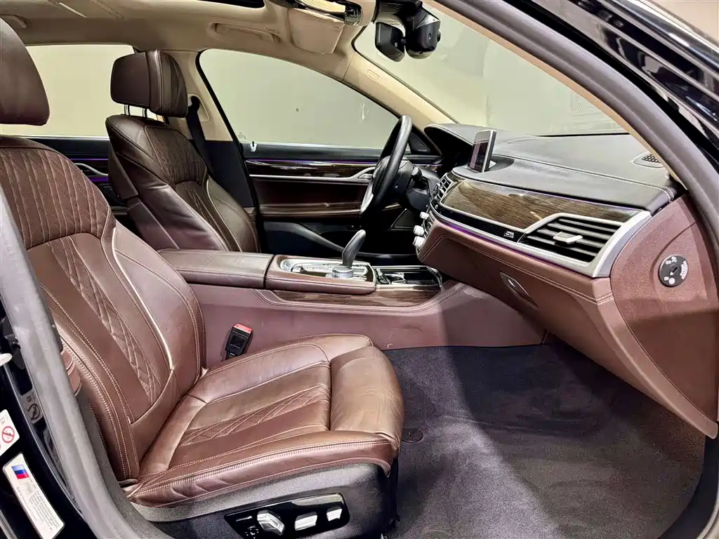 BMW 7 Series 2020 — фото 19