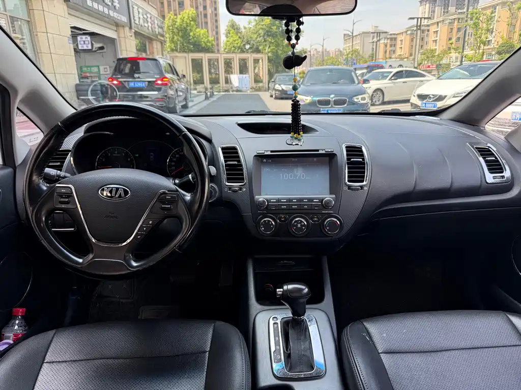 Kia K3 2015