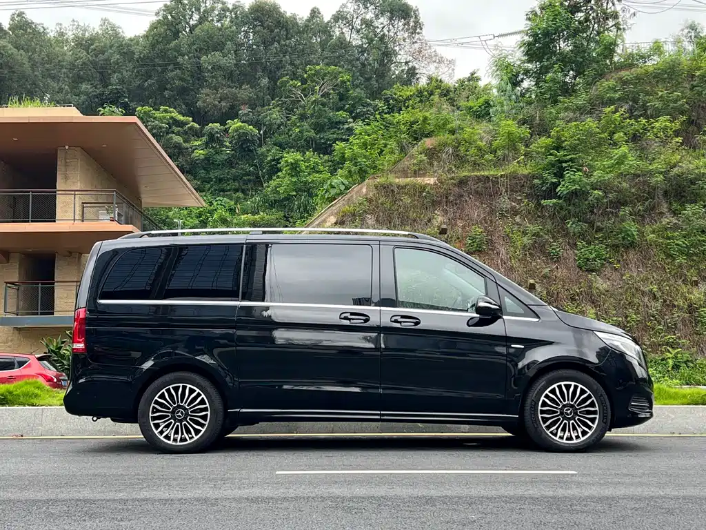 Mercedes-Benz V-Class 2018 — фото 4