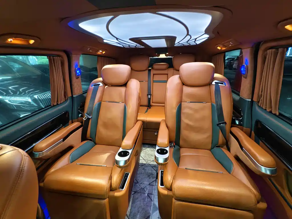 Mercedes-Benz Vito 2022 — фото 13