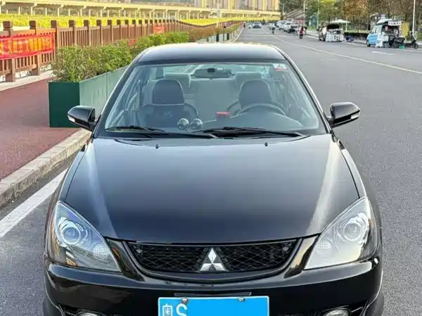 Mitsubishi LANCER 2012