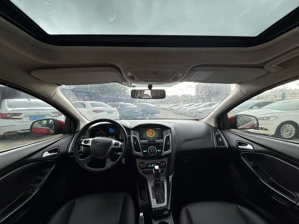 Ford Focus 2015 — фото 9