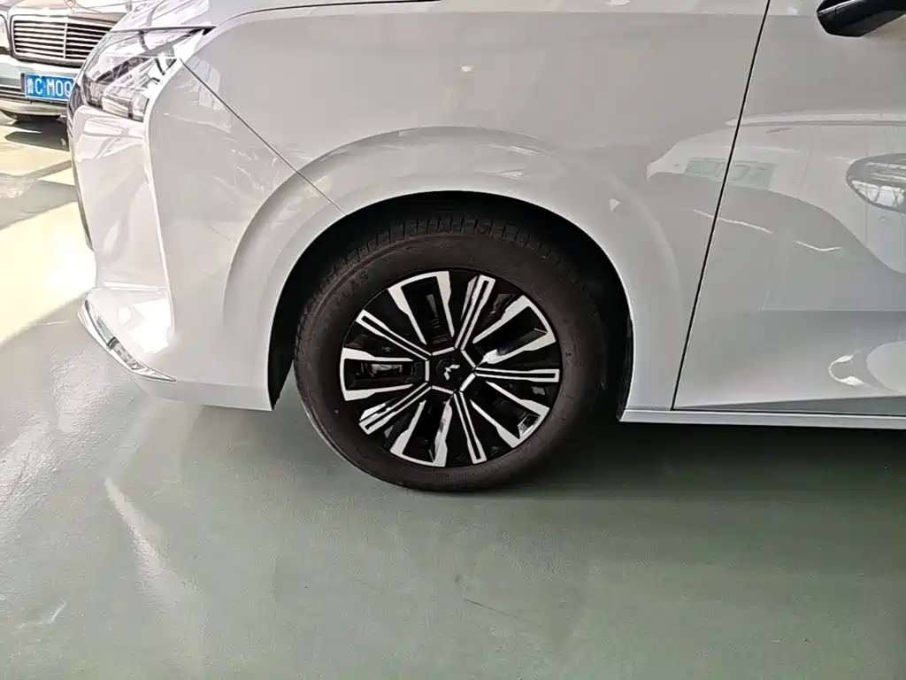Wuling Starlight 730 New Energy 2025 — фото 23