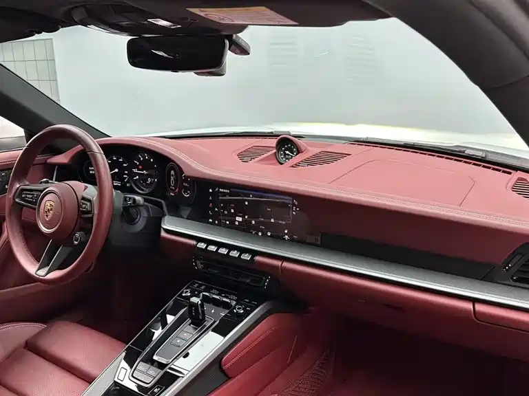 Porsche 911 2025 — фото 11