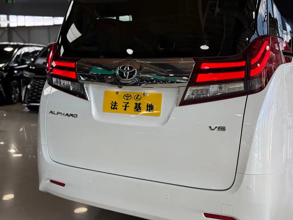 Toyota Alphard 2015 — фото 24