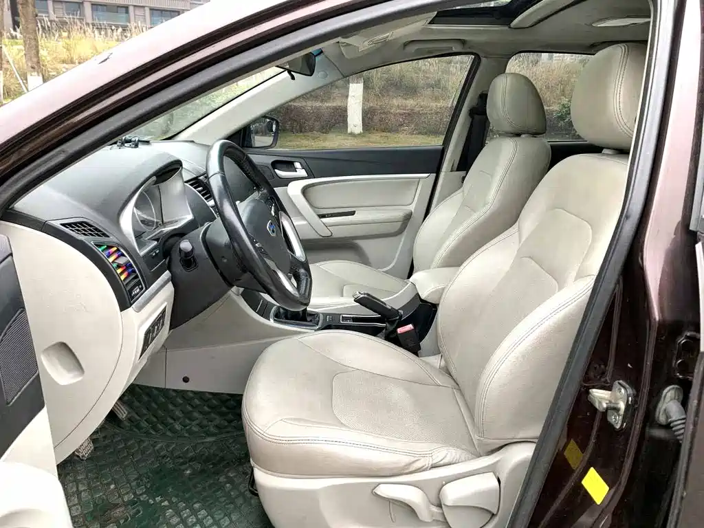 Geely Emgrand 2015 — фото 12