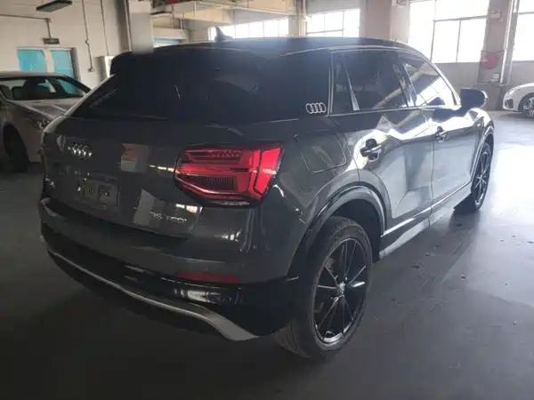 Audi Q2L 2021