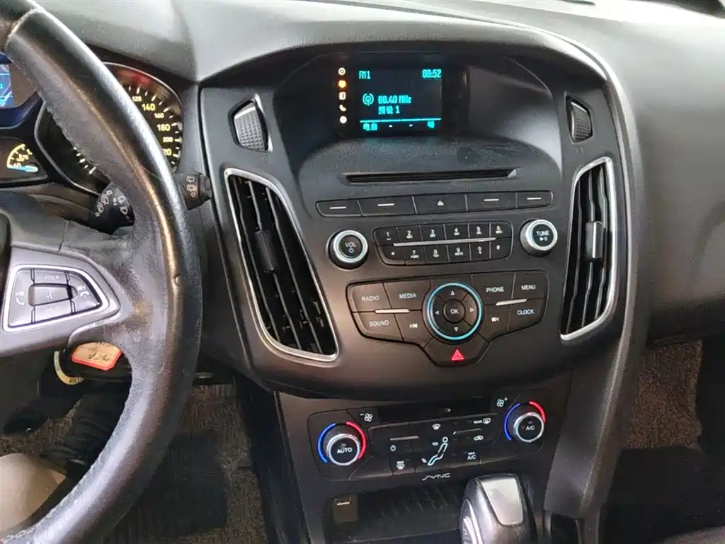 Ford Focus 2016 — фото 13