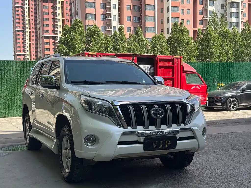 Toyota Prado 2017 — фото 2