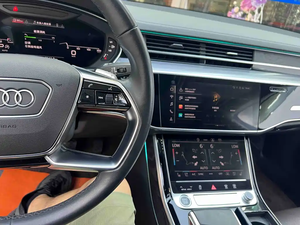 Audi A8 2022 — фото 14